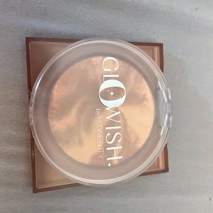 Huda Beauty Glowish Bronzer